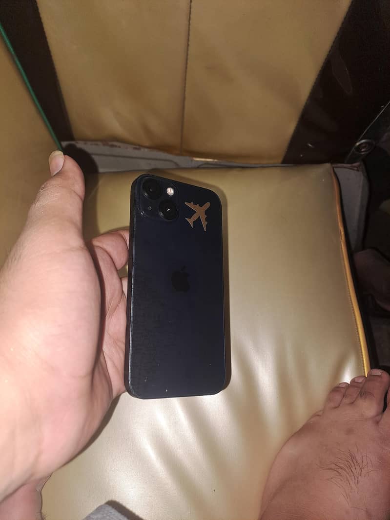 Apple iPhone 13 8