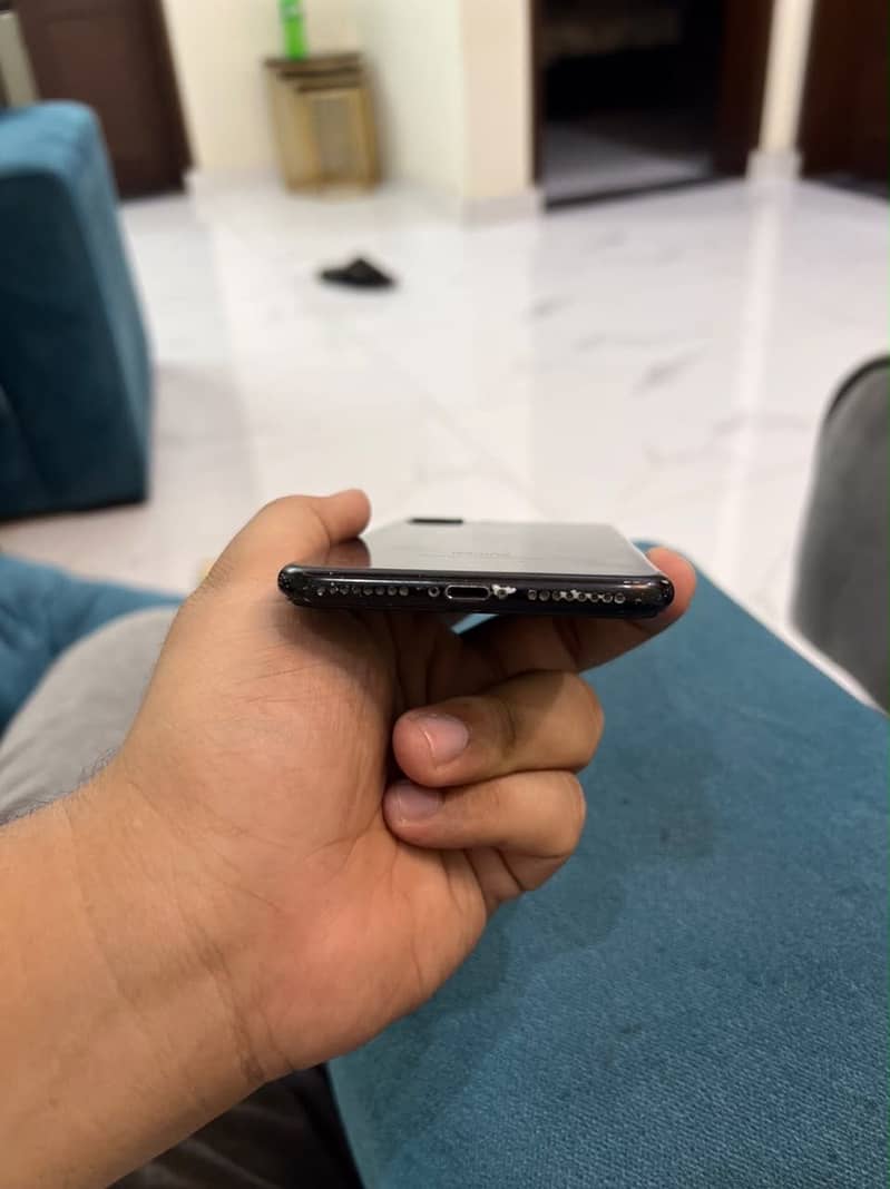 Apple iPhone 7 Plus 5