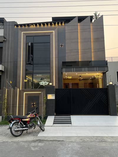 5 Marla Beautiful House For Sale In Central Park Housing Society Lahore