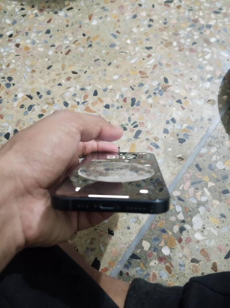 Apple iPhone 14 4