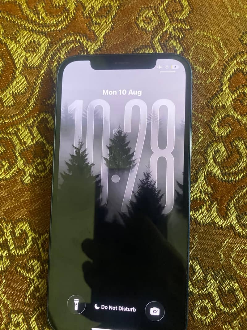Apple iPhone 12 4