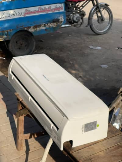 Changhong Ruba  AC for Sale — excellent condition and fully working. 