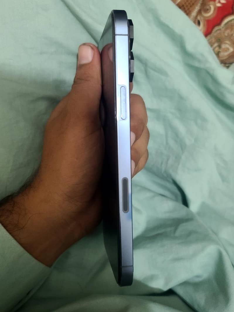 Apple iPhone 13 pro max 4