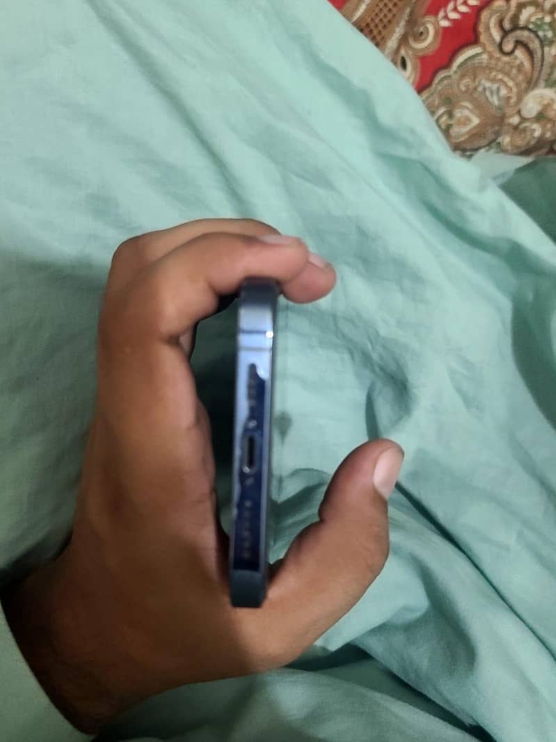 Apple iPhone 13 pro max 6
