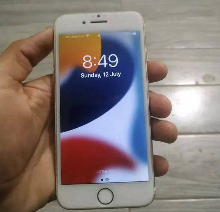 Apple iPhone 7 0