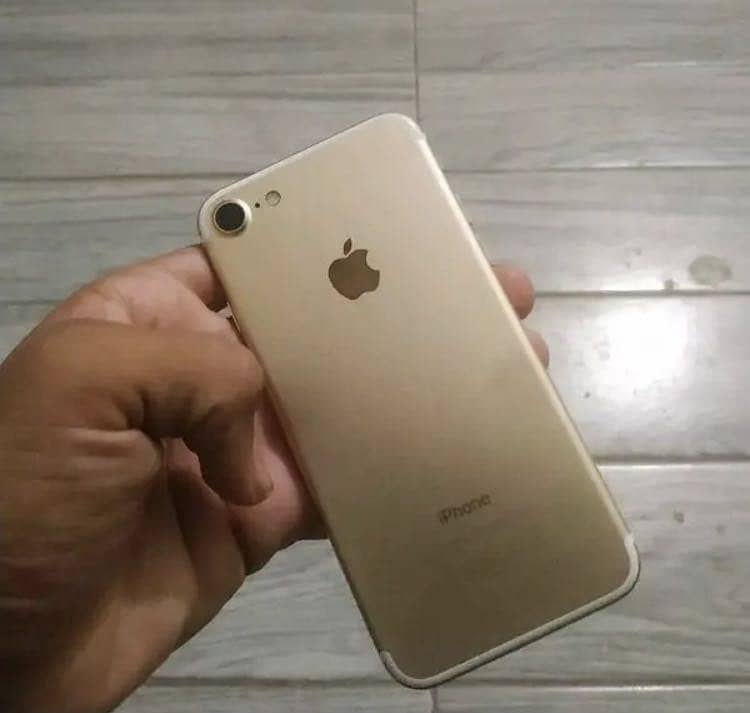 Apple iPhone 7 2