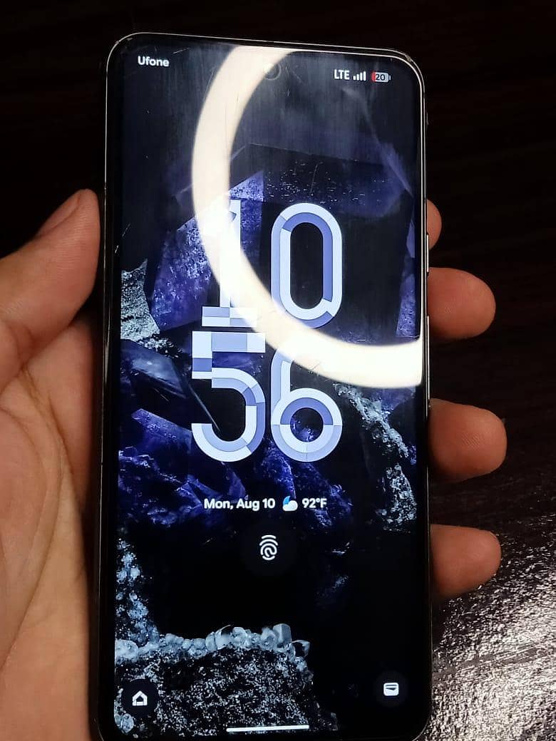 Google Pixel 8 4
