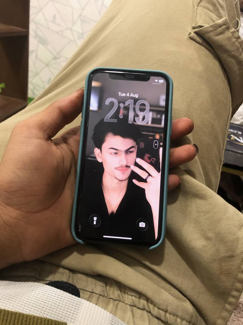 Apple iPhone 11 Pro 1