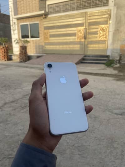 Apple iPhone XR