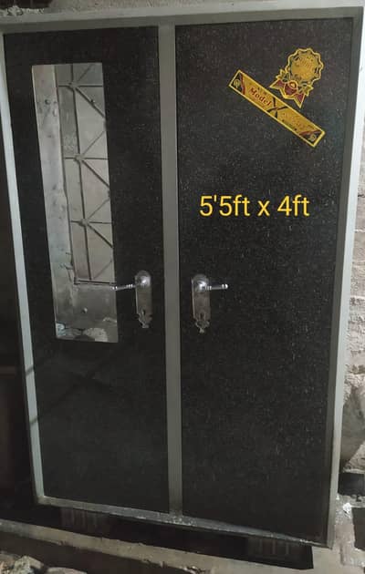 Iron Almari in good condition 5.5x4ft