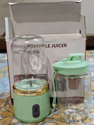 small portable juicer Multi function with extra cup and sharps 6 blade