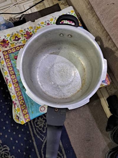 pressure cooker