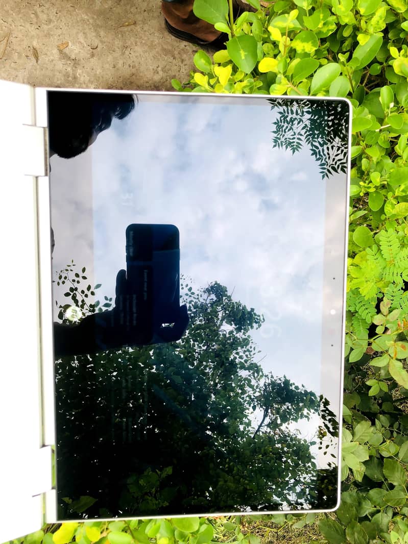 Hp. . . 1