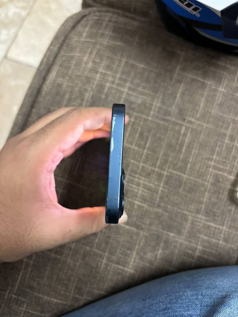 Apple iPhone 13 7