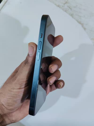 Apple iPhone 14