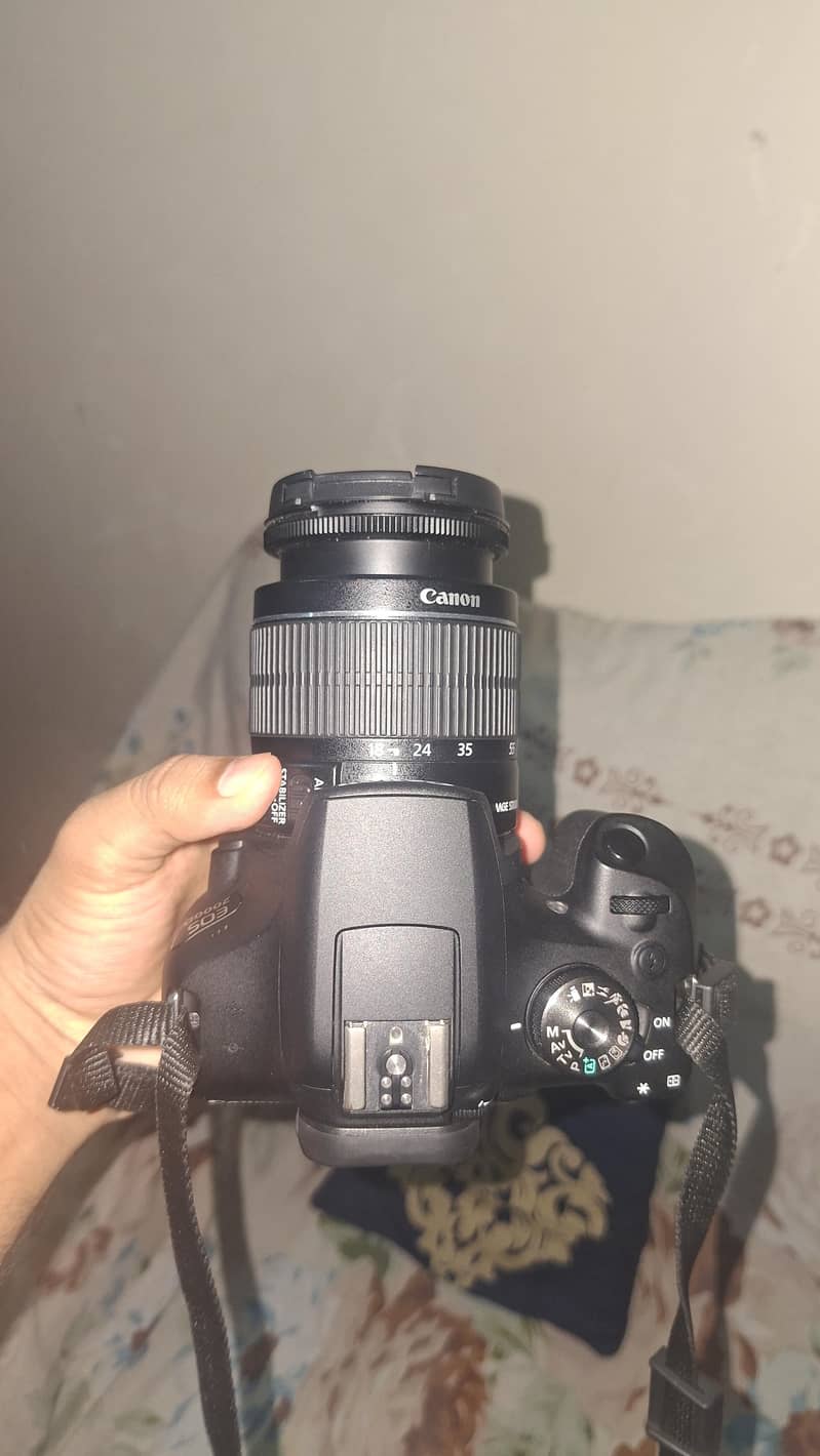 Selling my Canon EOS 2000D DSLR with original Canon 18-55mm lens 0