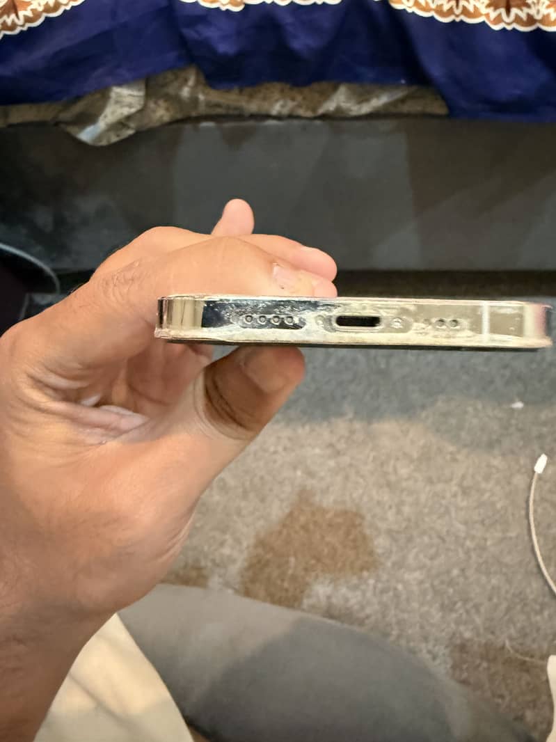 Apple iPhone 13 Pro 1