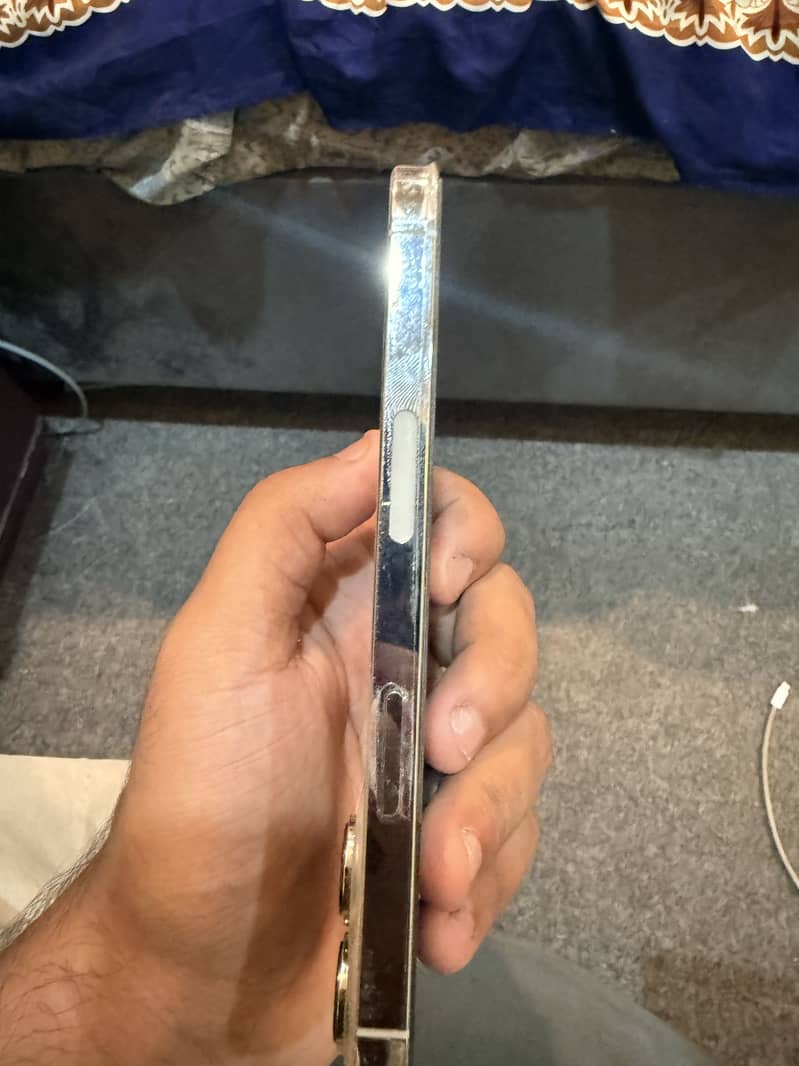 Apple iPhone 13 Pro 2