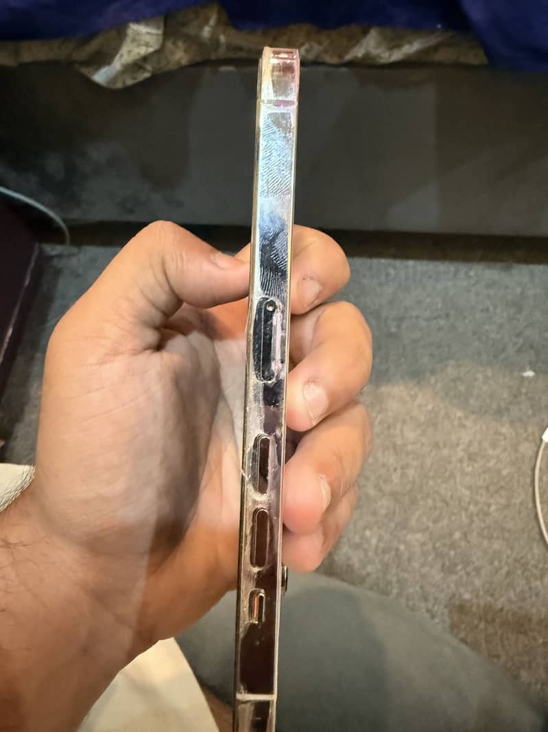 Apple iPhone 13 Pro 4