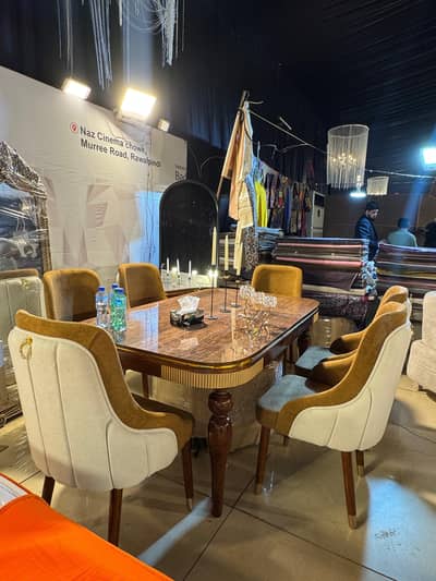 ​Modern Dual-Tone Luxury 6-Seater Dining Set