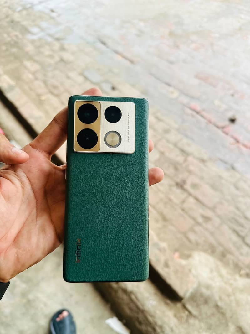 Infinix Note 40 Pro 0