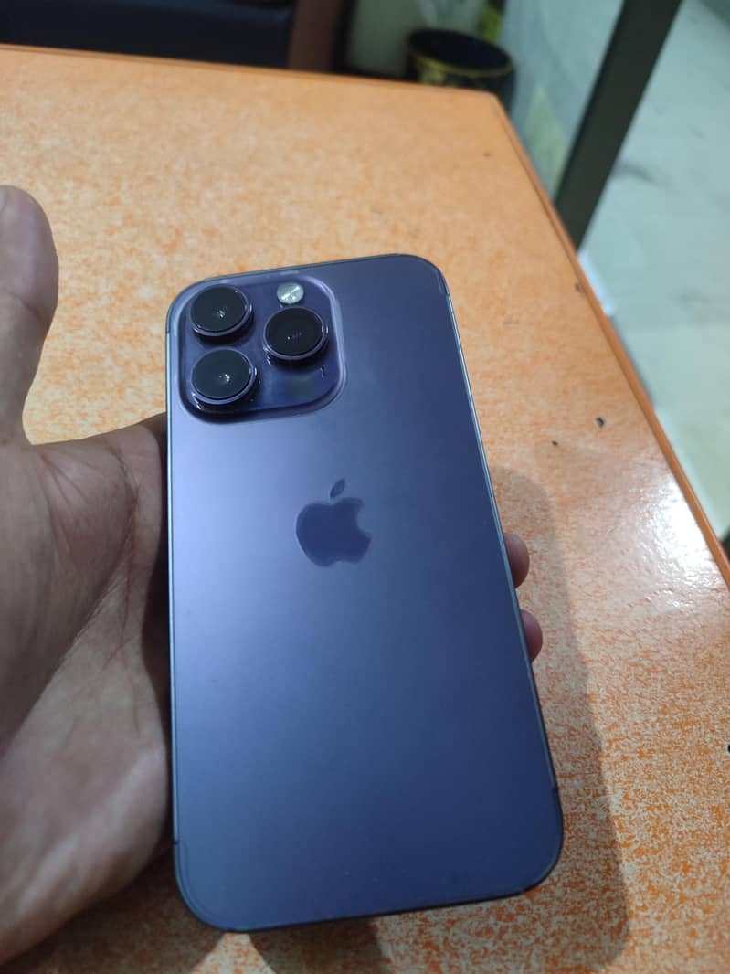 Apple iPhone 14 Pro 1