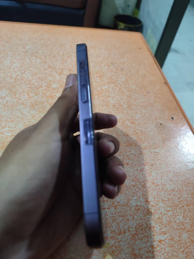 Apple iPhone 14 Pro 2