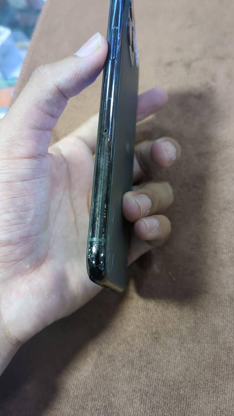 Apple iPhone 11 Pro 3