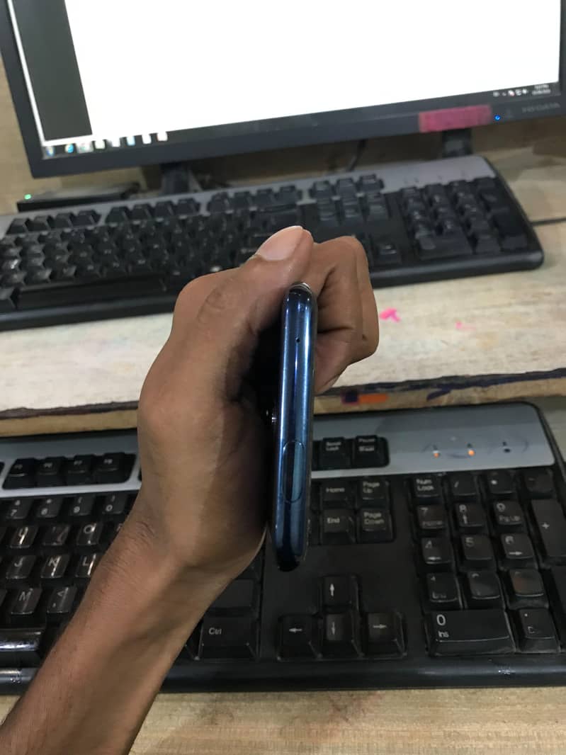 One Plus 7 Pro 3