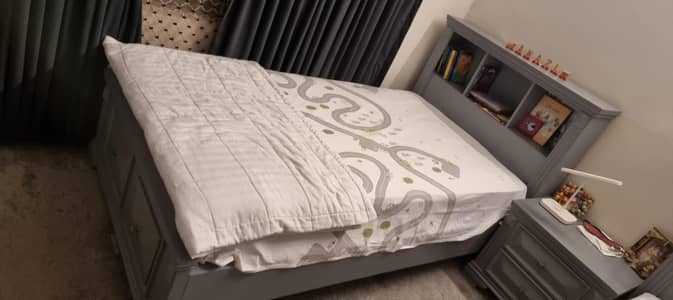 2 Single Beds + Side Table + Study Table