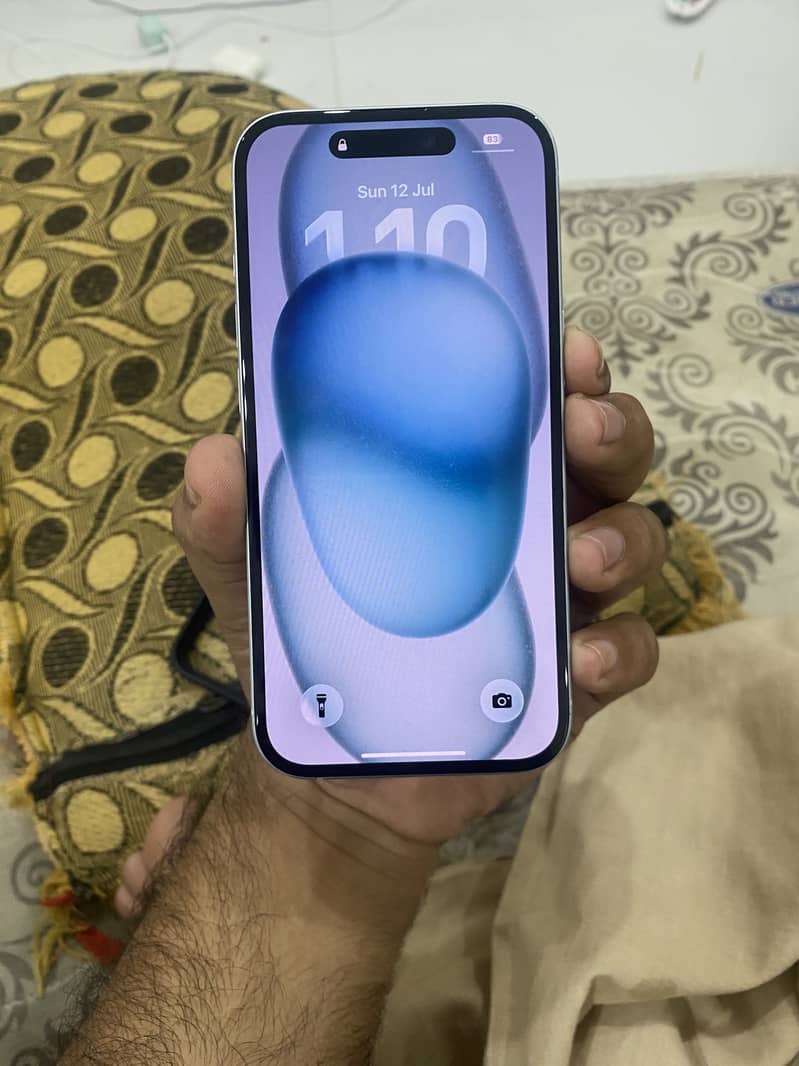 Apple iPhone 15 3