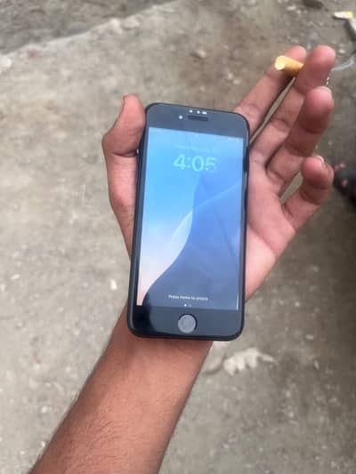 Apple iPhone SE