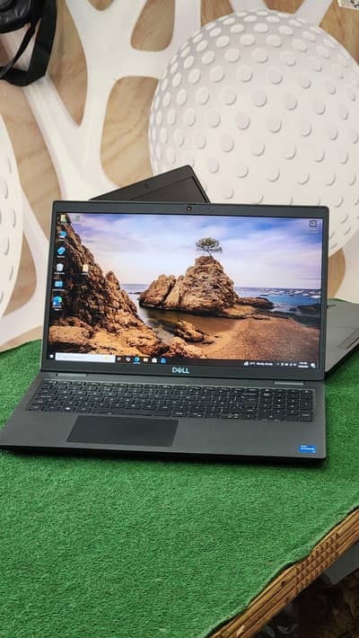 Dell latitude 3520  core i5 11th generation 8gb/256gb ssd laptop