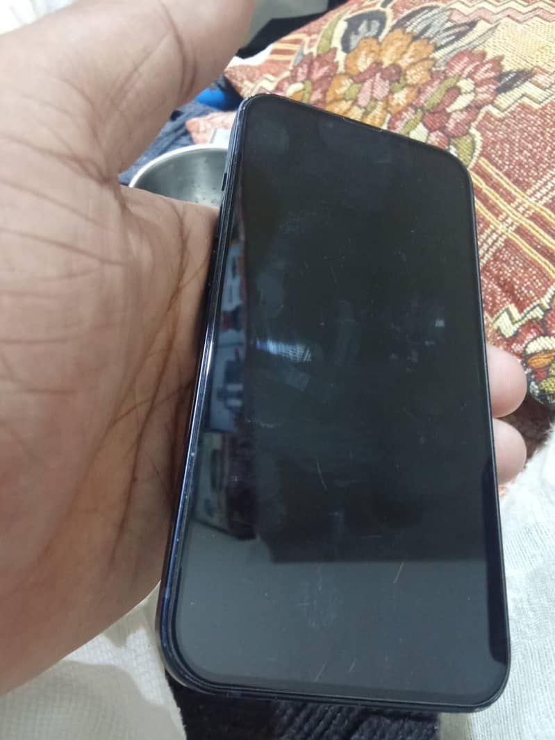 Apple iPhone 13 1