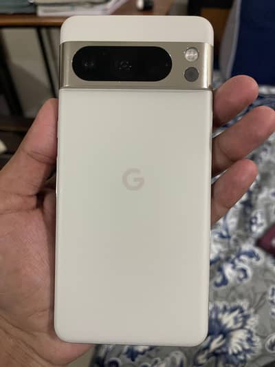 Google pixel 8 Pro Porcelain Beauty
