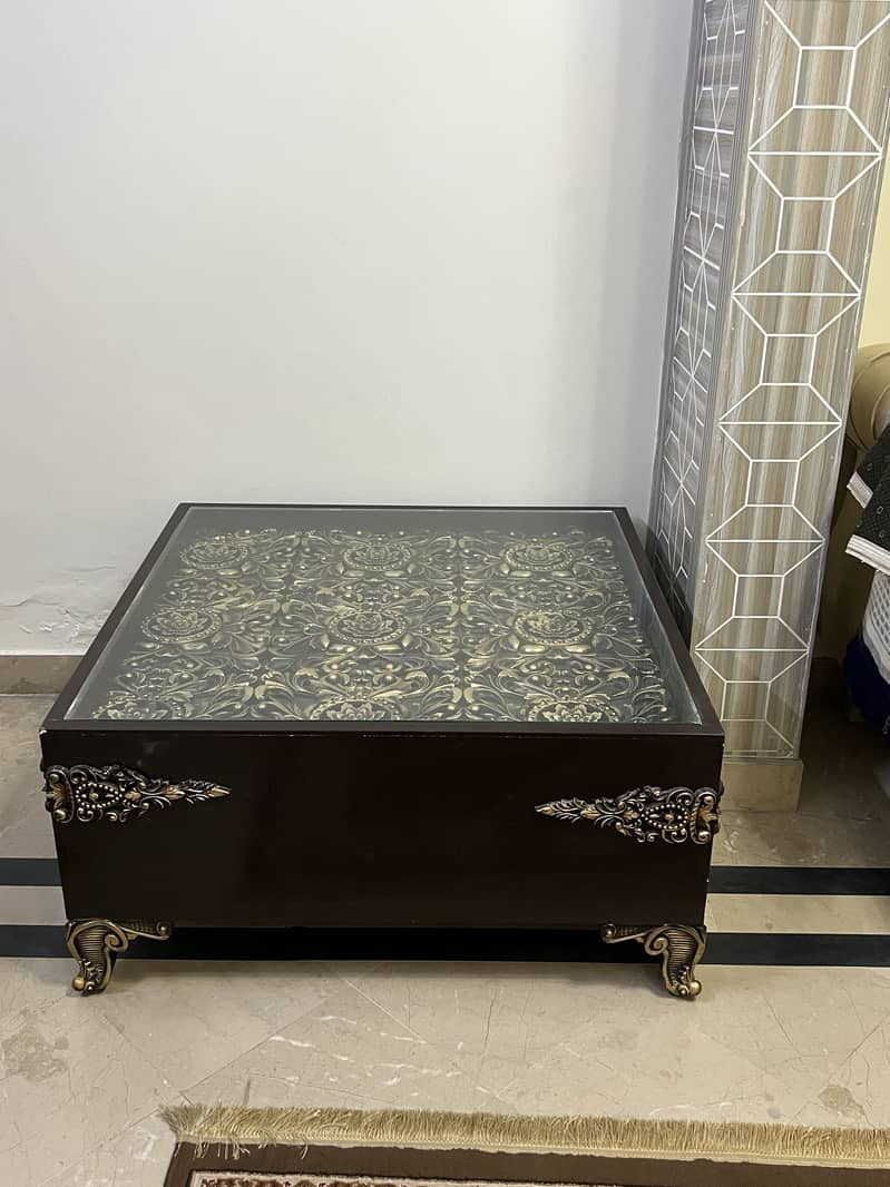 Central table 0