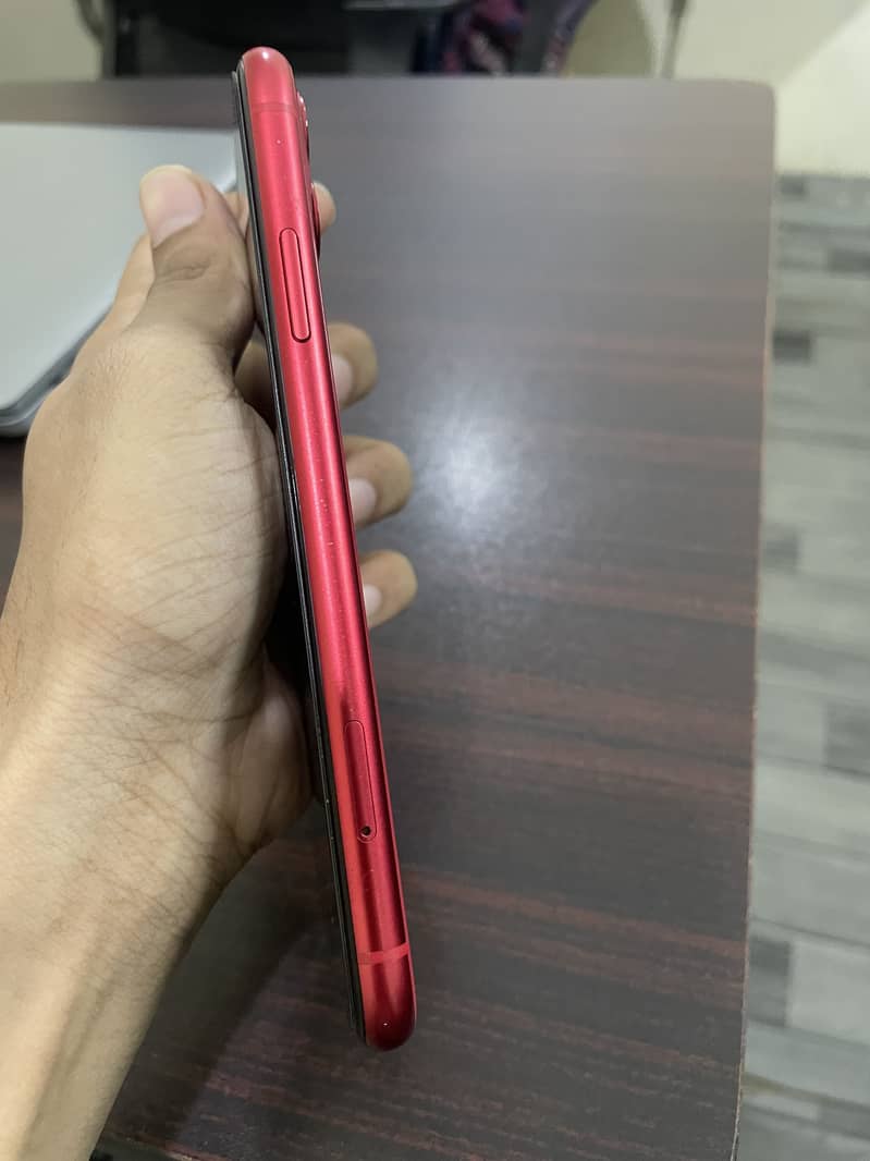 Apple iPhone 11 4