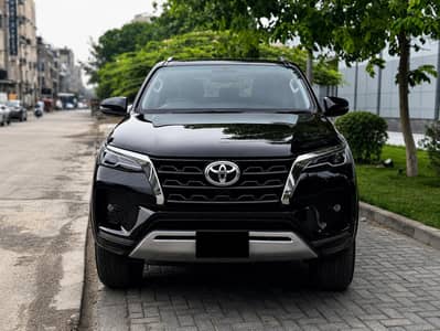 Toyota Fortuner V 2021
