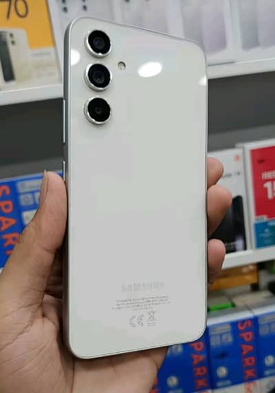kisi k pas samsung a54 ha inbox ao 03284849767 call or watsp