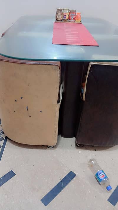 dinng table with chairs