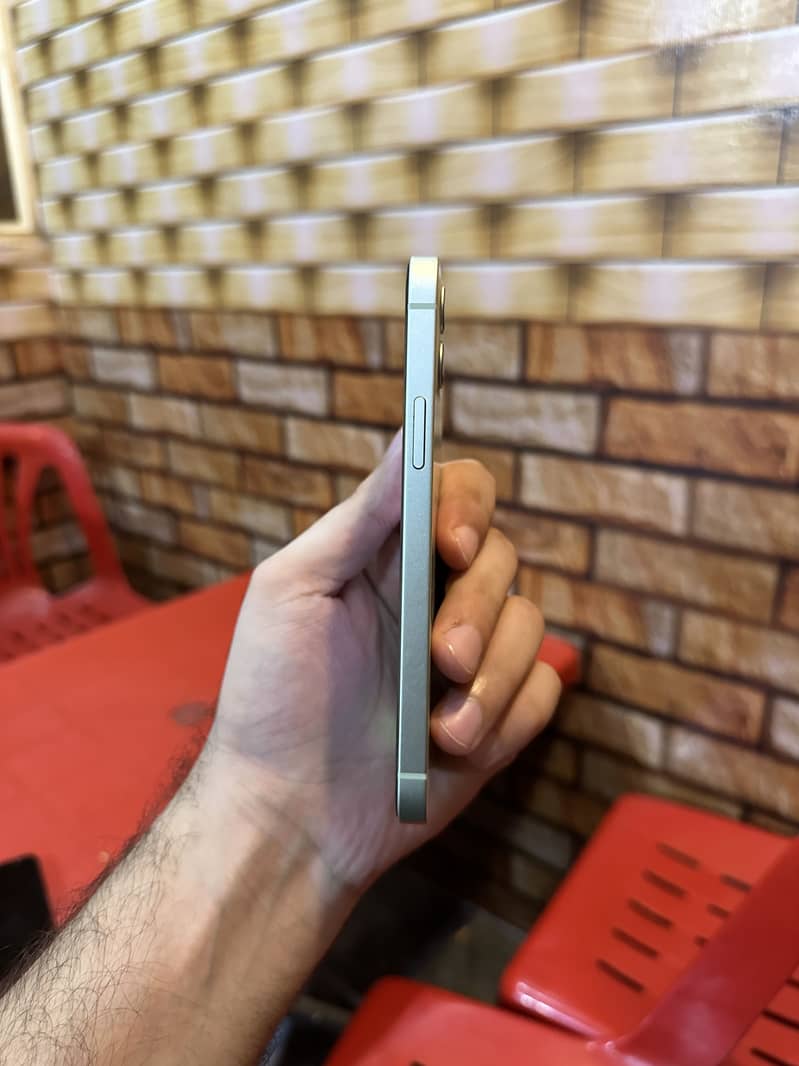 Apple iPhone 12 2