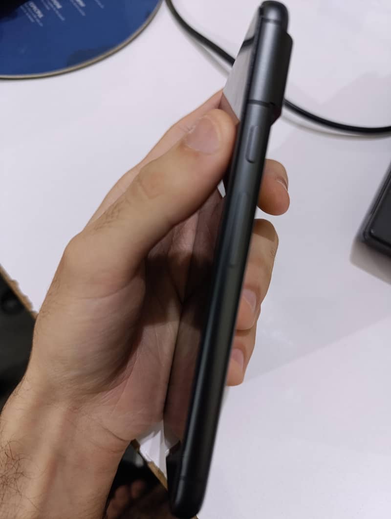 Google Pixel 8 4
