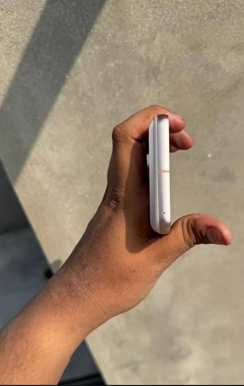 Google Pixel 8 4
