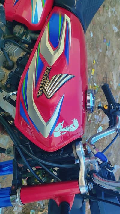 Honda 125 Good Condition well maintained 10/10  Not damaged all geniun