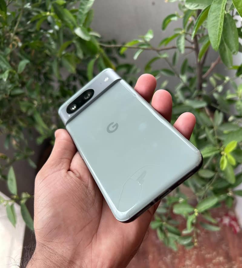 Google Pixel 8 2