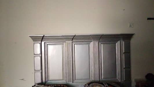 shesham wood furniture Hy bilkul new Hy silver deco paint me