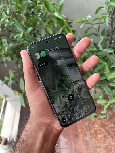 Google pixel 8 ( display line )