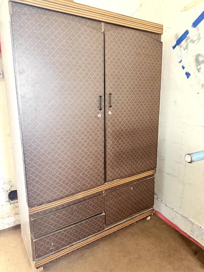 Wooden Almari/Wardrobe for sale urgent