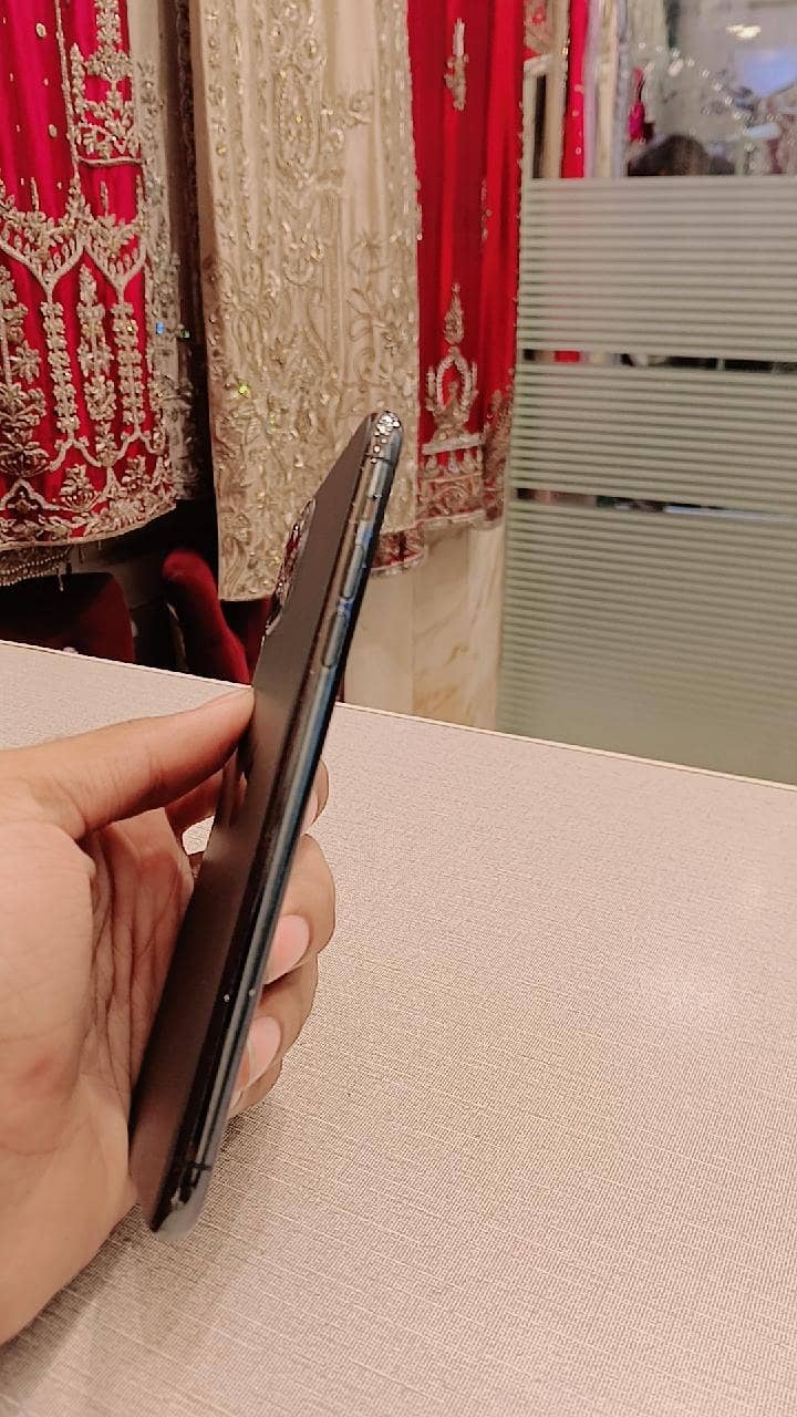 iPhone 11 pro max 1