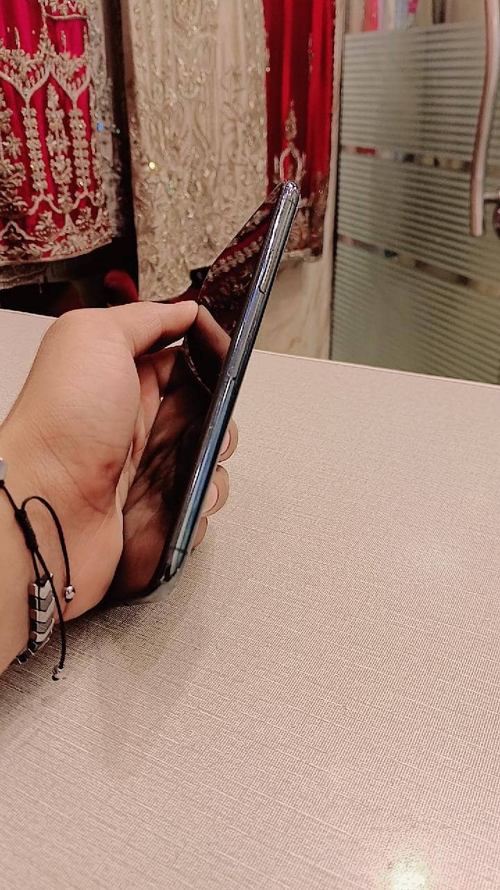 iPhone 11 pro max 3